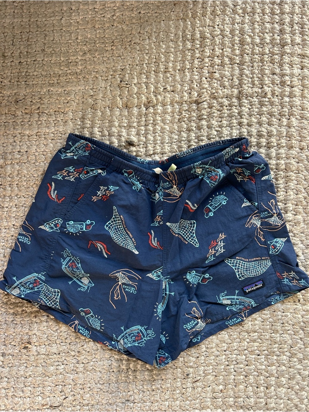 Patagonia Baggies - Women's Medium - clean ocean print - Picture 1 of 4